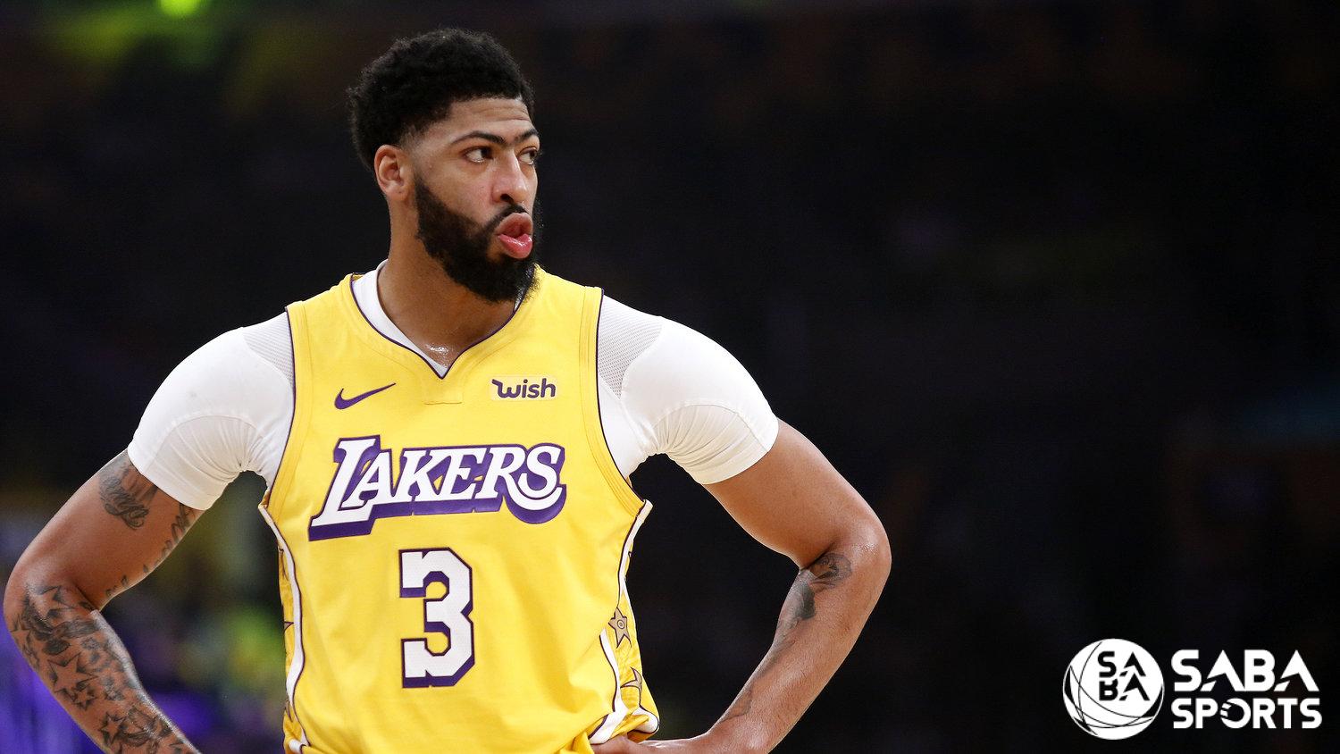 Anthony Davis ngồi ghế dự bị