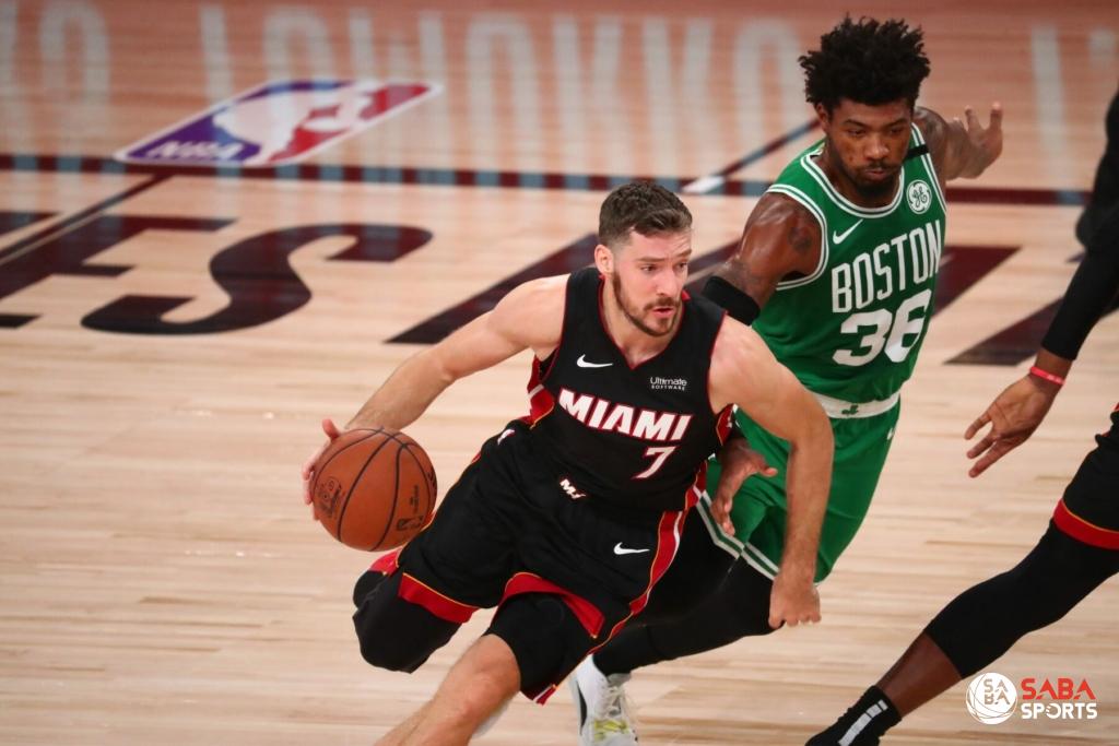 Marcus Smart trong Game 3 với Miami Heat ngày 20/09