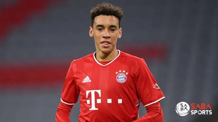 Thần đồng 17 tuổi vừa lập kỷ lục ở Bayern Munich là ai?