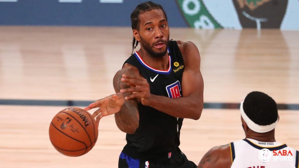 Kawhi Leonard gắng gượng chiến đấu