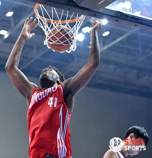 Johnson thi đấu cho Thanh Đảo Eagles
