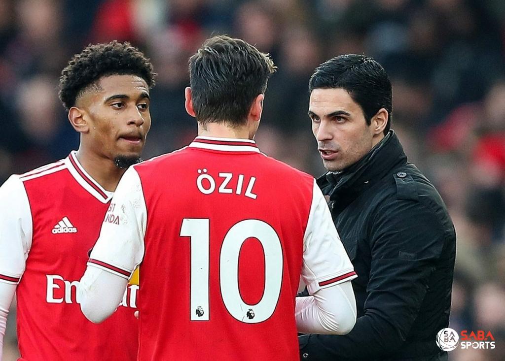 Theo Arteta, ông loại Ozil hoàn toàn vì chuyên môn