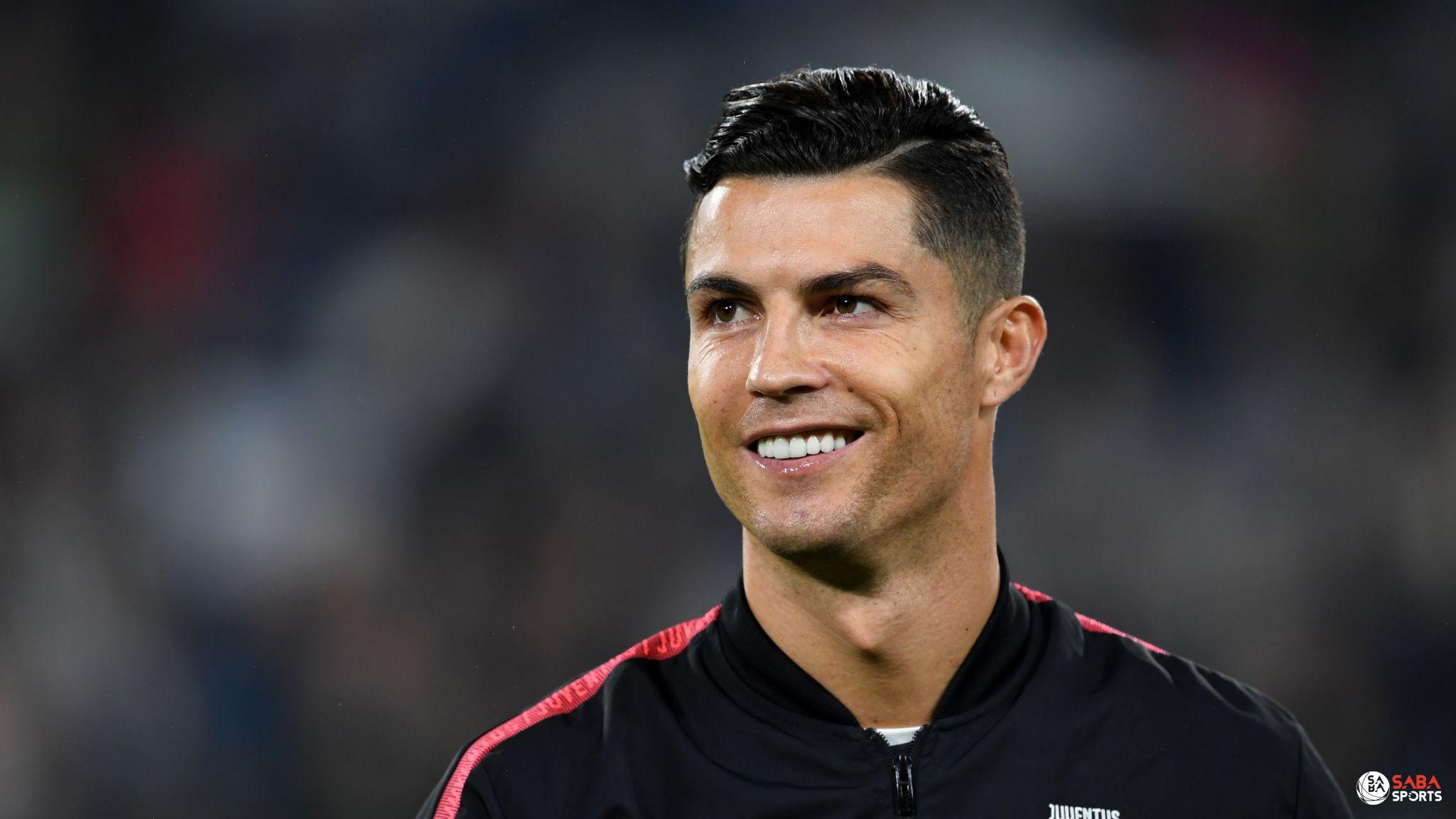 Ở nhà cách ly, Ronaldo vẫn tập luyện và ăn mừng kiểu Siu