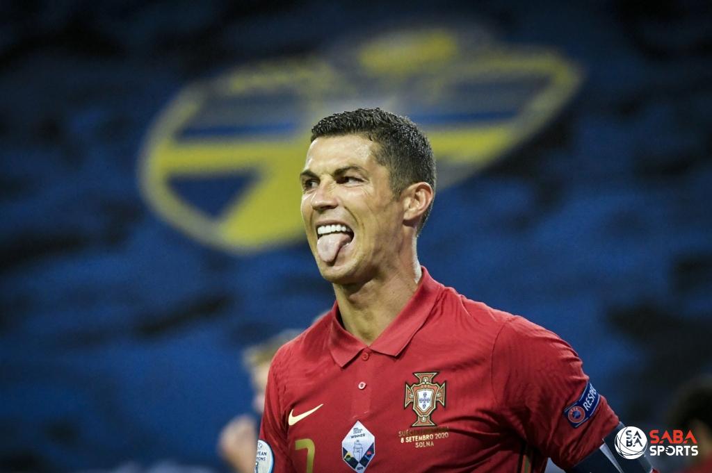 Ronaldo bị nghi vi phạm quy định phòng chống Covid-19