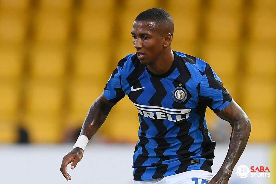 Ashley Young là cầu thủ thứ 6 của Inter Milan nhiễm Covid