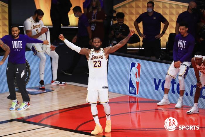 LeBron James trở thành MPV của loạt trận chung kết