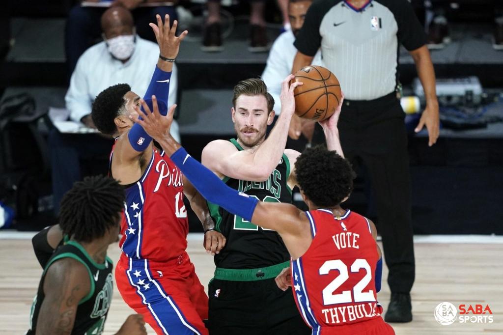 Hayward bị lật cổ chân cách đây 3 tháng ở trận gặp Philadelphia 76ers