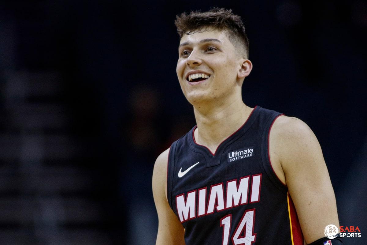 Tyler Herro diện áo tập chất chơi