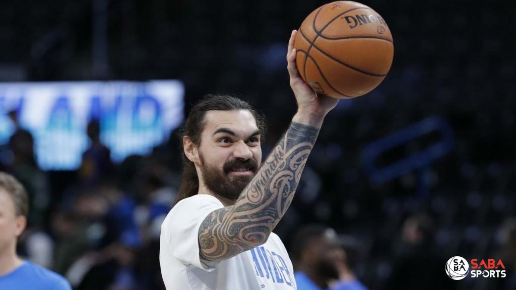 Steven Adams sẽ đồng hành cùng Pelicans trong vòng hai năm