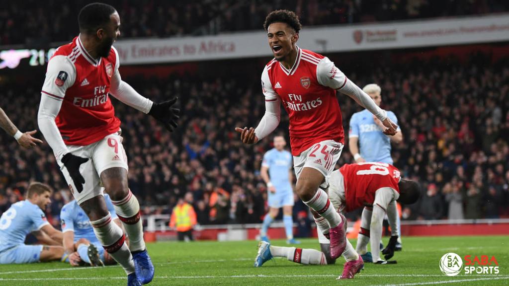 Arsenal vượt trội Leeds trong những lần đối đầu gần đây