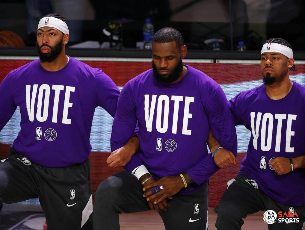 LeBron James thường lên tiếng công khai ủng hộ Đảng Dân Chủ trong khi ông Trump đại diện cho Cộng Hòa