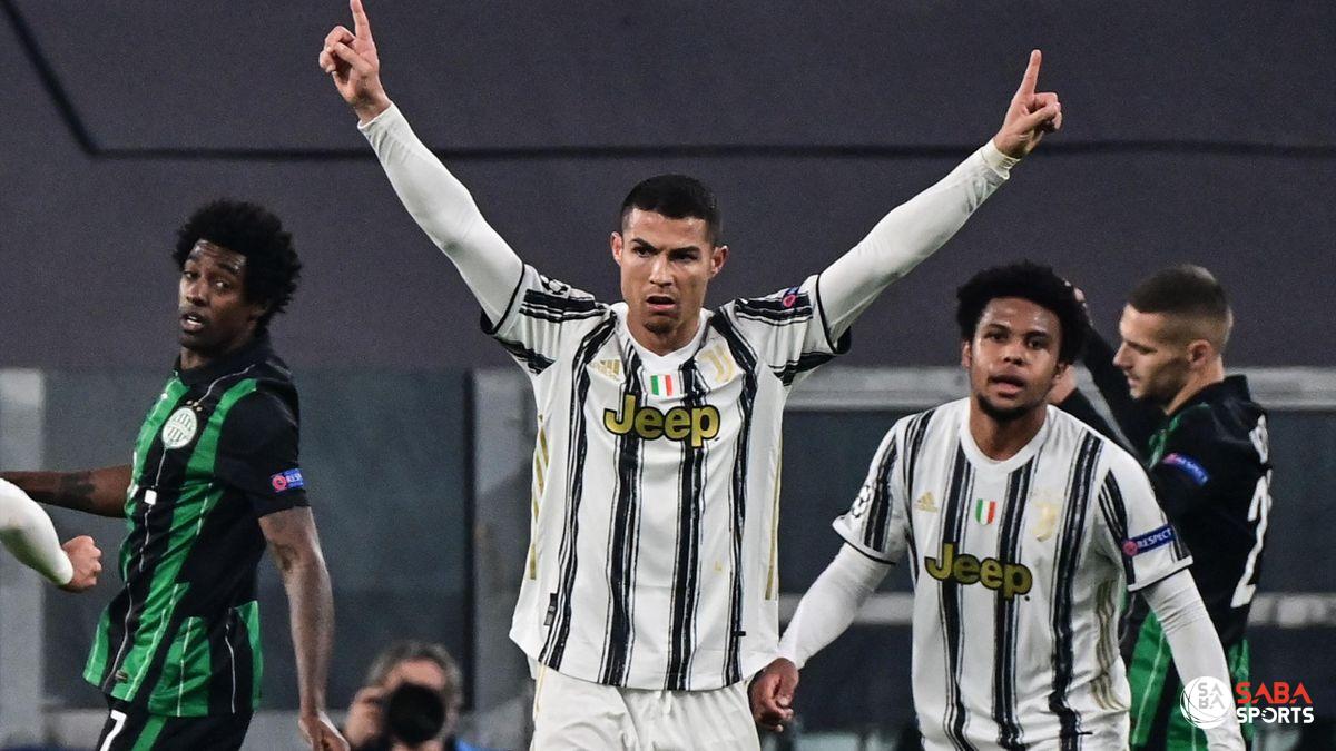 Ronaldo cân bằng kỷ lục của Messi, Juve qua vòng bảng