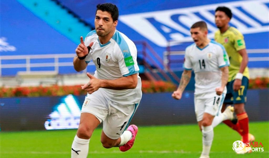 Suarez góp 1 bàn cho Uruguay.