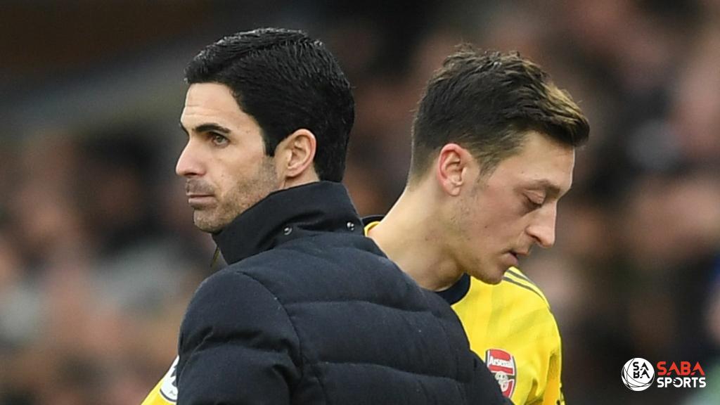 HLV Arteta quyết định gạch tên Ozil khỏi đội hình thi đấu