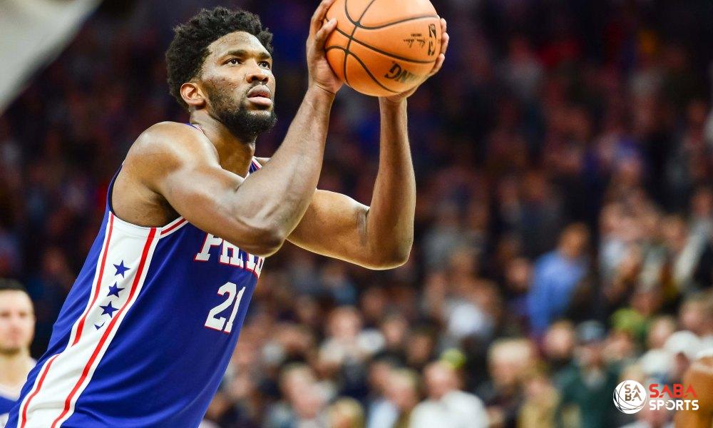 Embiid là một trung phong giỏi nhưng khả năng ném xa của anh còn hạn chế