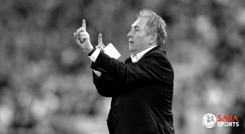 HLV giúp Liverpool giành cú ăn 5 lịch sử qua đời