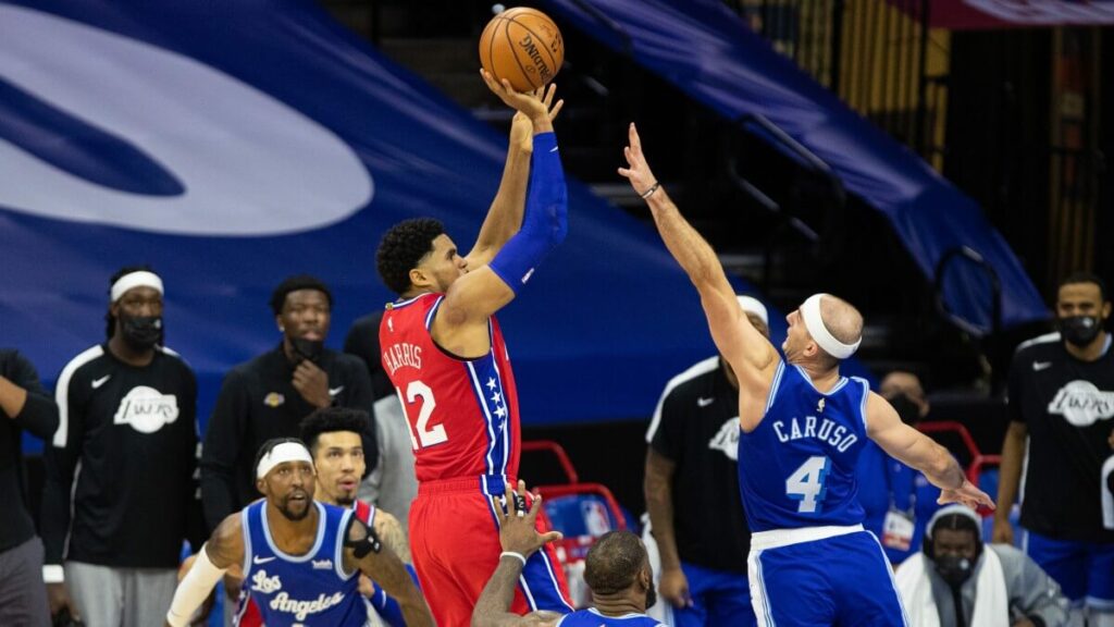 Cú ghi điểm quyết định của Tobias Harris