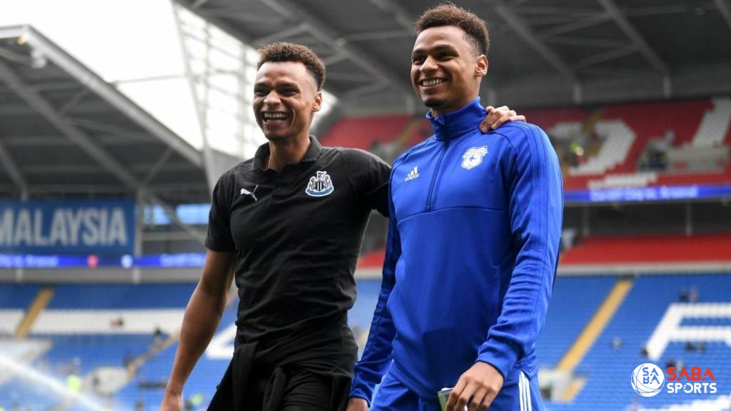 Anh em cầu thủ sinh đôi Jacob và Josh Murphy