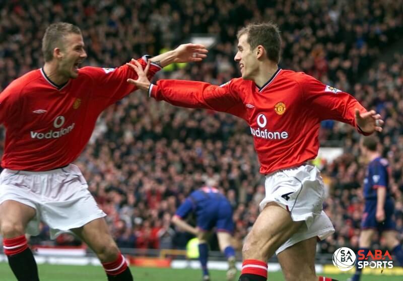 Beckham và Neville từng sát cánh trong màu áo Quỷ Đỏ