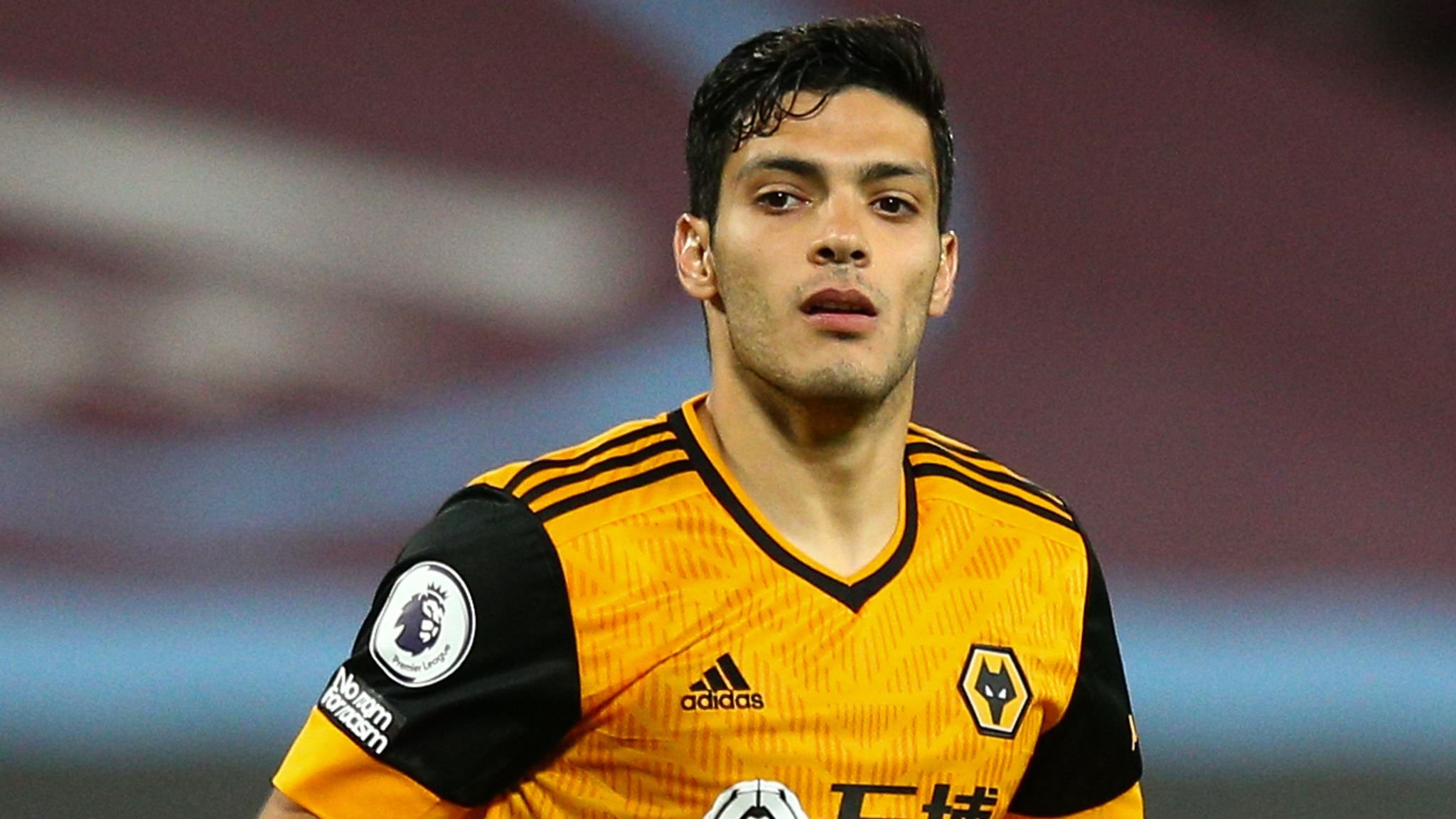 Raul Jimenez tích cực tập luyện chờ ngày tái xuất