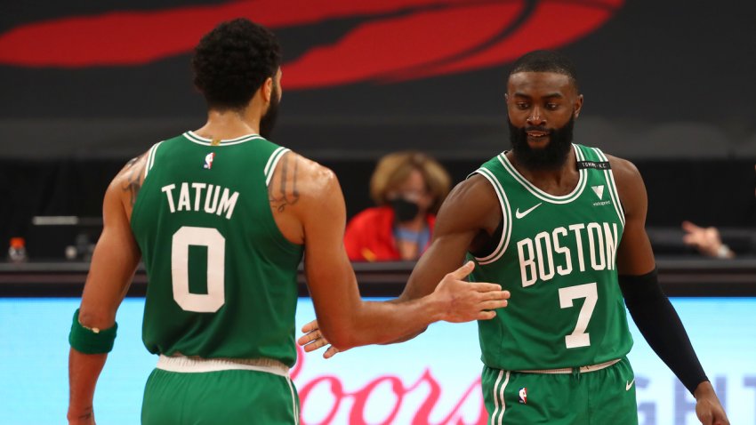 Bộ đôi JT - JB đang gồng gánh Celtics tối đa