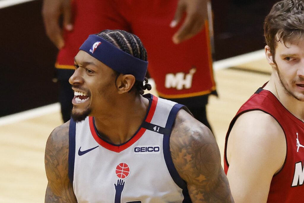 Bradley Beal trở thành cầu thủ thứ 21 trong lịch sử NBA ghi được ít nhất 20 điểm sau 40 trận liên tiếp