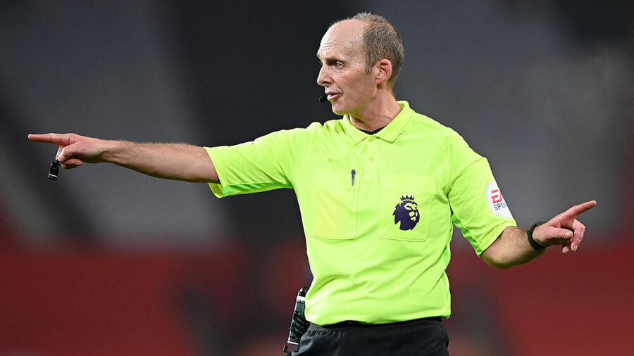 Mike Dean bị đe doạ tính mạng