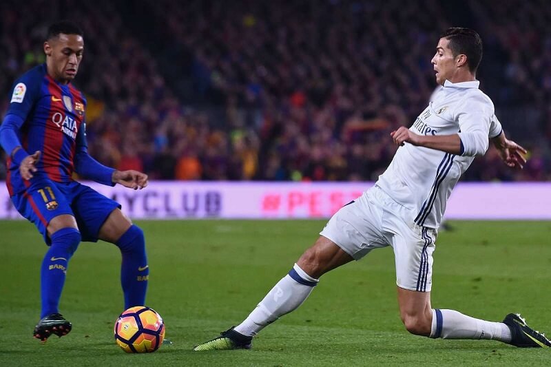 Neymar và Ronaldo là hai cái tên lớn từng rời bỏ LaLiga. (Ảnh: VnExpress)