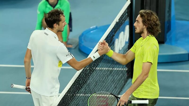 Daniil Medvedev và Stefanos Tsitsipas là hai tên tuổi lớn góp mặt ở Miami Open 2021. (Ảnh: RFI)