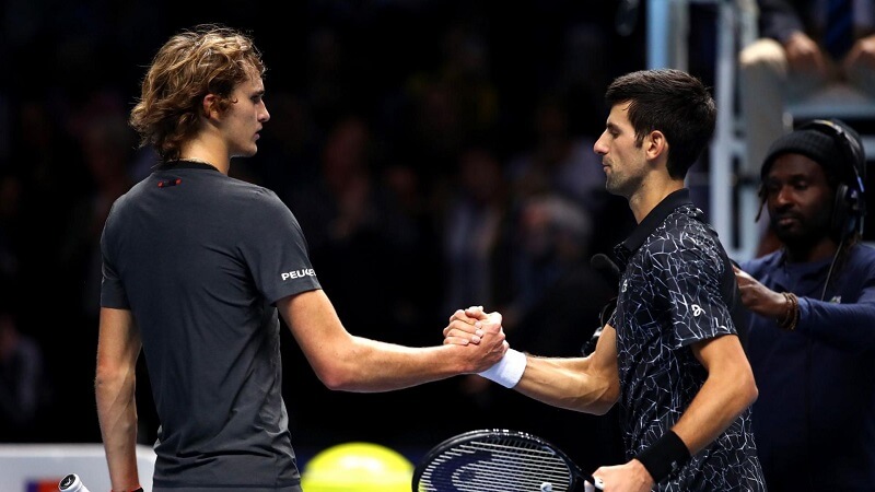 Zverev bó tay trước kỹ năng thần sầu của Djokovic