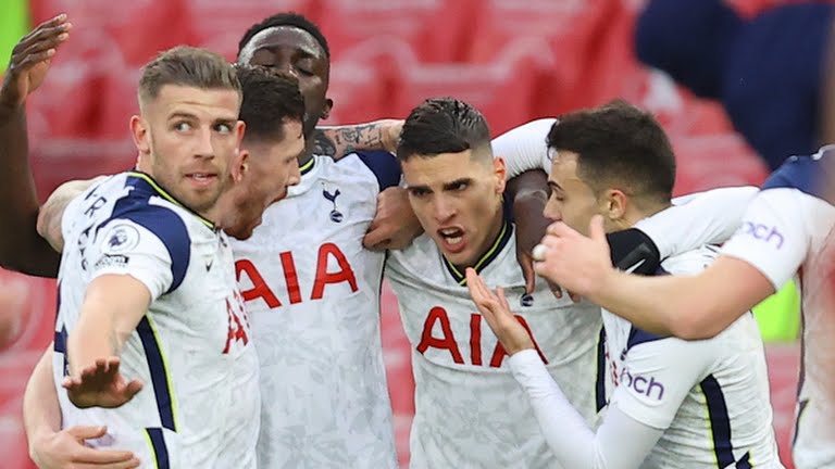 Lamela sắm vai người hùng lẫn tội đồ trong cuộc đối đầu với Arsenal.