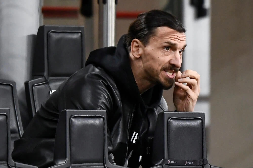 Ibrahimovic vẫn phải ngồi ngoài do chấn thương