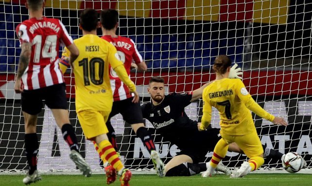 Tình huống Griezmann "phá băng" trận đấu Athletic Bilbao vs Barcelona.