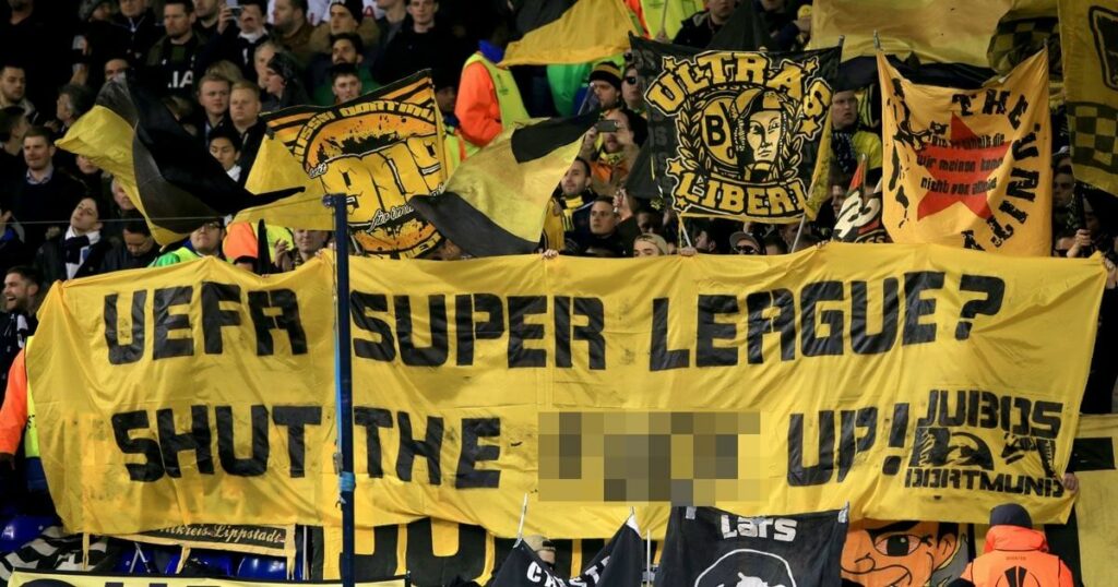 Cách đây nhiều năm, cổ động viên Dortmund đã phản đối ESL. (Ảnh: Irish Mirror)