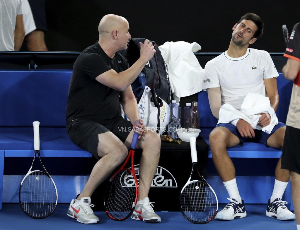 Djokovic bị thầy cũ tố ‘không ngoan’