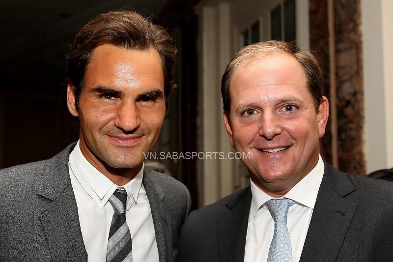 Federer và Tony Godsick, những người lập nên Team8. (Ảnh: Bleacher Report)