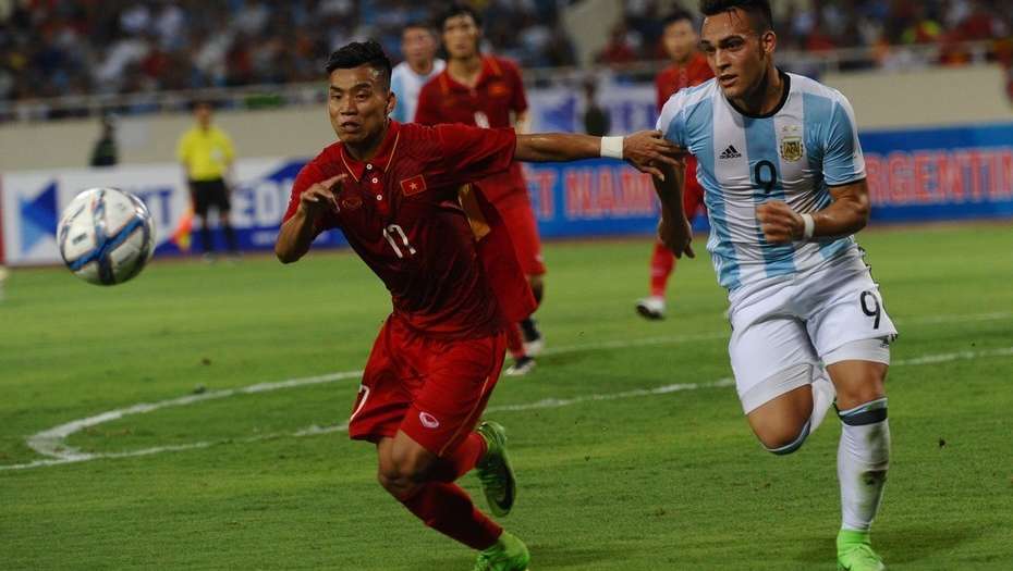 Martinez từng cùng U20 Argentina đến Việt Nam đấu giao hữu