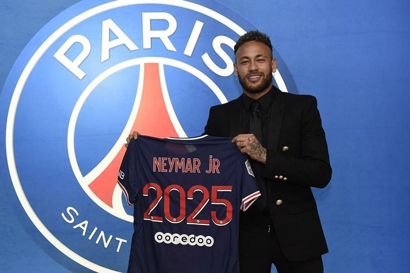 Neymar sẽ ở lại PSG đến năm 2025