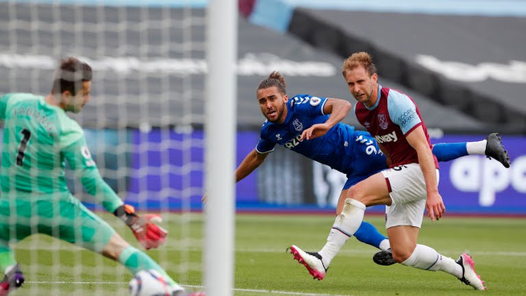 Calvert-Lewin chớp thời cơ cực nhanh, ghi bàn đưa Everton vươn lên dẫn trước 1- 0.