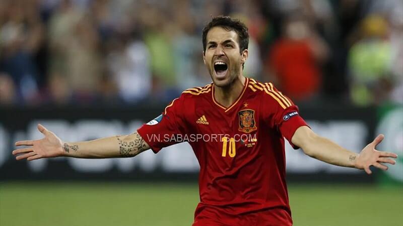 Fabregas ăn mừng sau khi hạ Bồ Đào Nha ở bán kết năm 2012. (Ảnh: Eurosport)