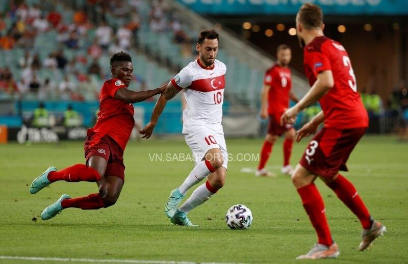 Calhanoglu thi đấu mờ nhạt tại đấu trường Euro