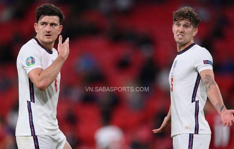 Maguire và Stones chơi ổn định. (Ảnh: Sportstar)