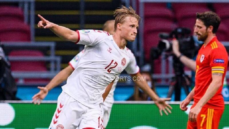 Dolberg đã thay thế tốt Yussuf Poulsen ở trận thắng Wales