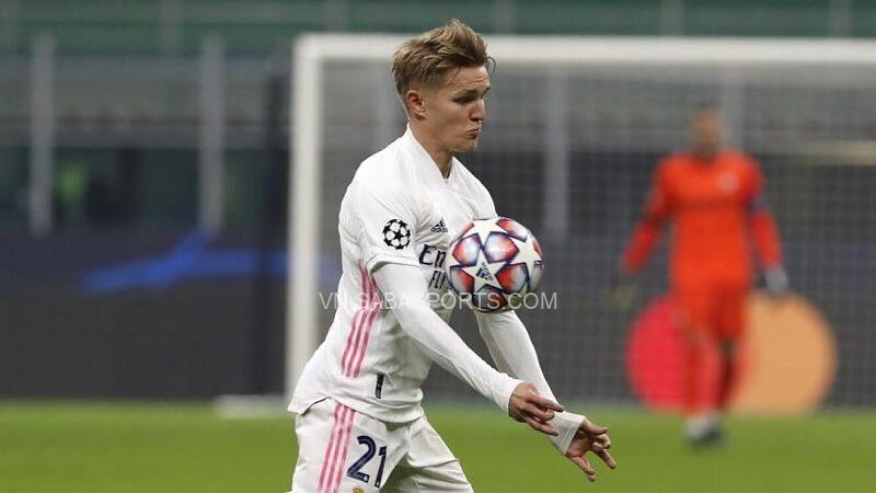 Odegaard chưa thể hiện những phẩm chất tốt nhất. (Ảnh: Twitter)