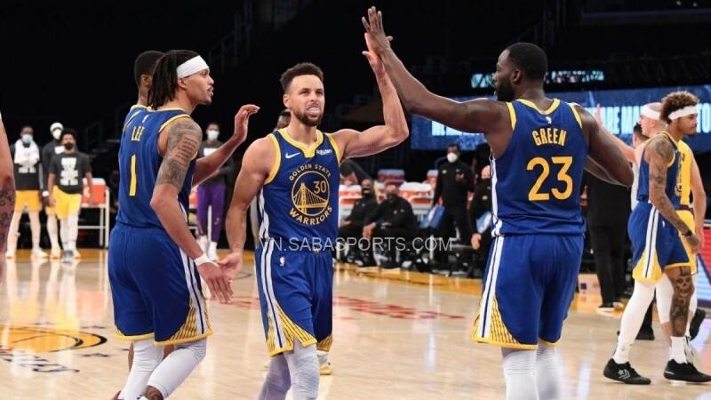 GSW đứng thứ 12 ở NBA về số điểm ghi trung bình