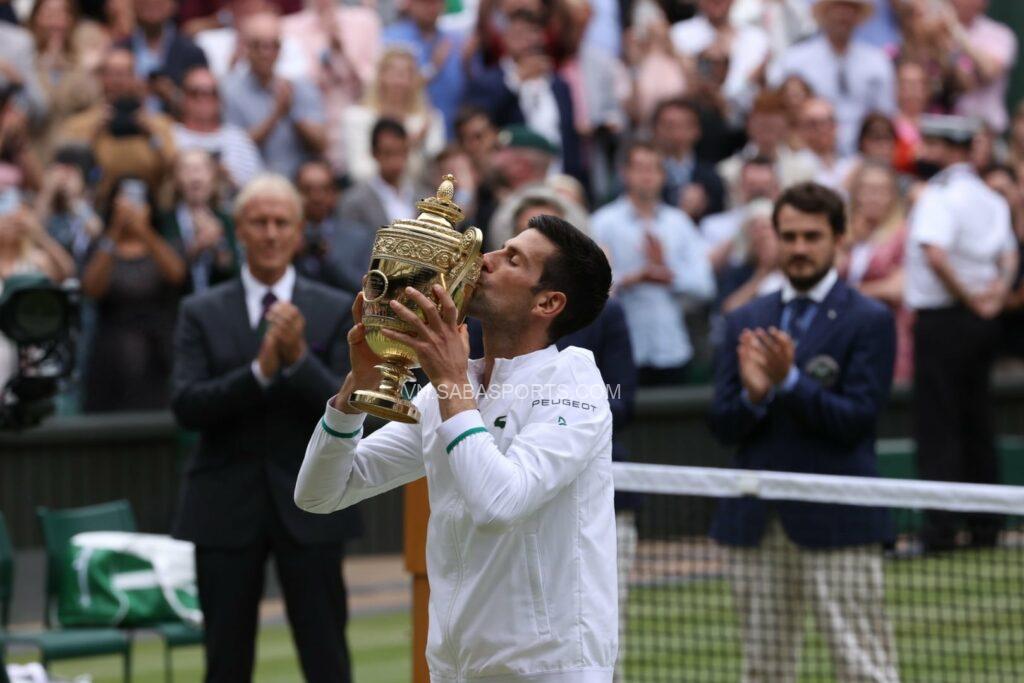 Trong dịp tròn 7 năm ngày cưới, chức vô địch Wimbledon là một món quà ý nghĩa cho gia đình Nole