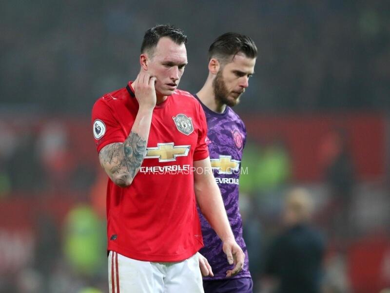 Phil Jones đã trở thành người thừa từ rất lâu