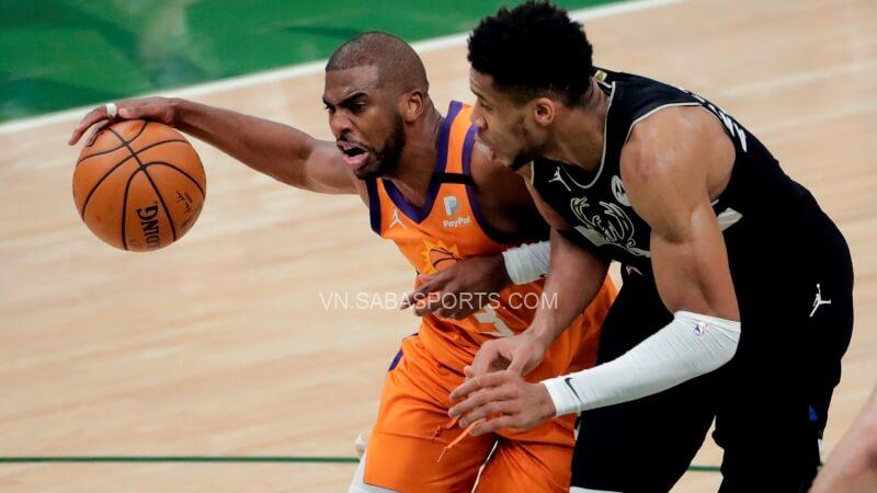 Thể lực xuống khiến Chris Paul thi đấu không tốt trước Bucks ở những game cuối