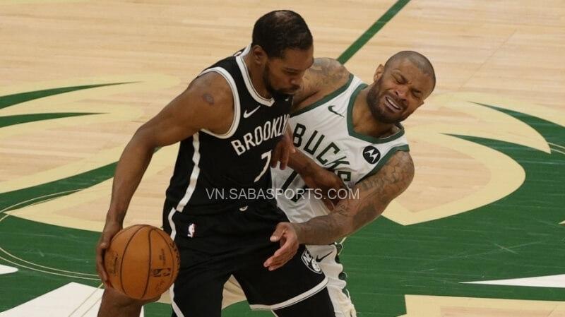 PJ Tucker khiến Durant chật vật trong loạt Playoff