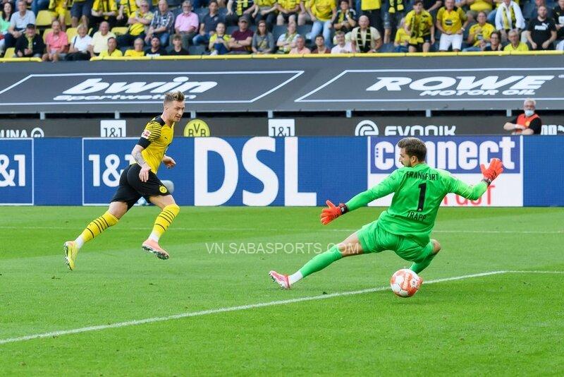 Đội trưởng Marco Reus mở tỷ số của trận đấu